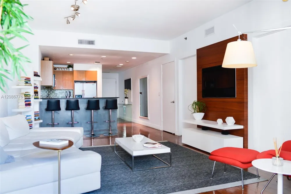1060 Brickell Ave #3515 Miami, FL 33131