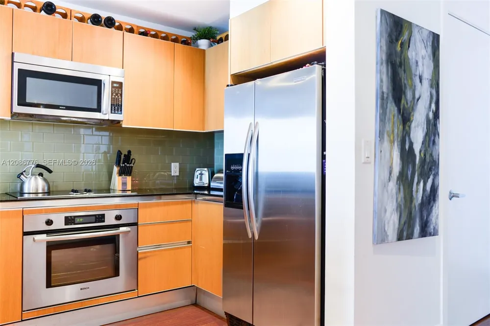 1060 Brickell Ave #3515 Miami, FL 33131