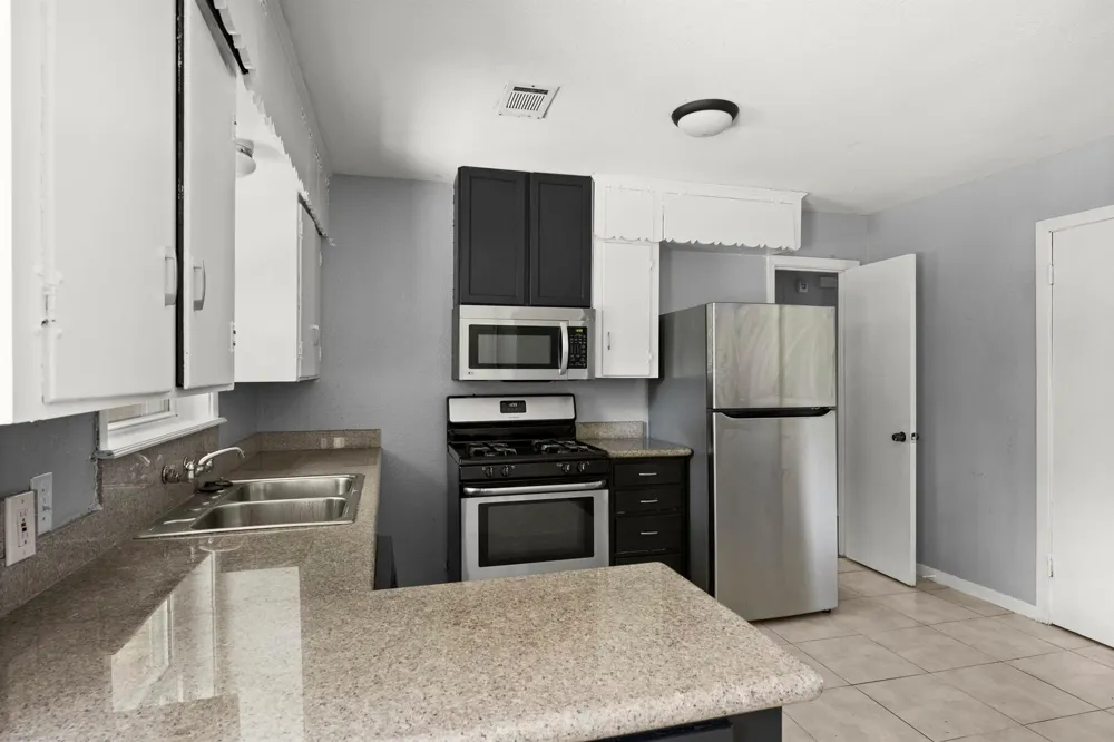 5106 W 43rd Houston, TX 77092