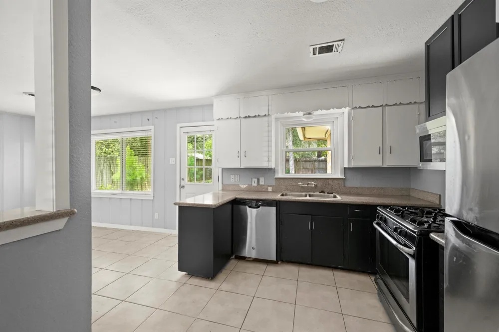 5106 W 43rd Houston, TX 77092