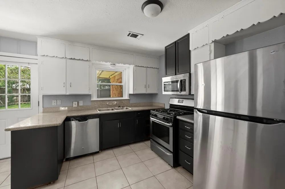 5106 W 43rd Houston, TX 77092