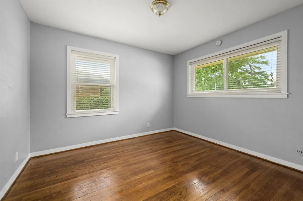5106 W 43rd Houston, TX 77092