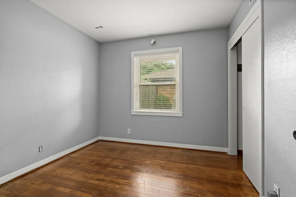 5106 W 43rd Houston, TX 77092
