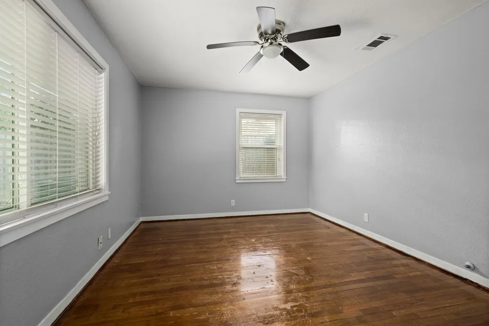5106 W 43rd Houston, TX 77092
