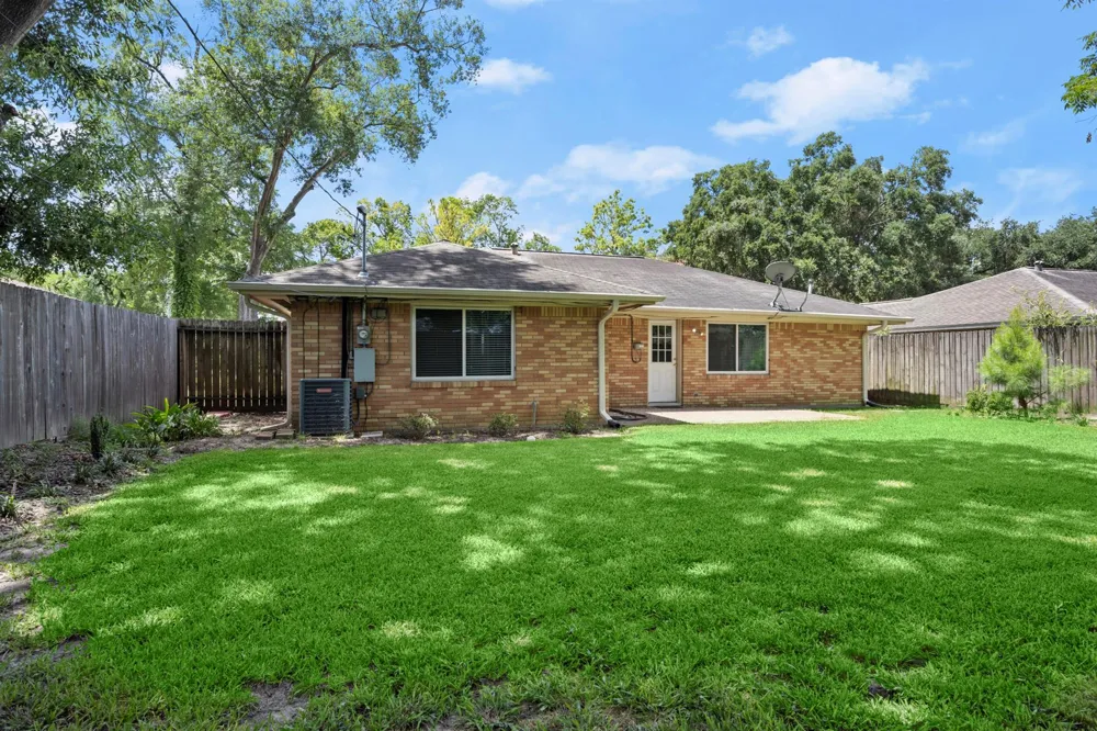5106 W 43rd Houston, TX 77092