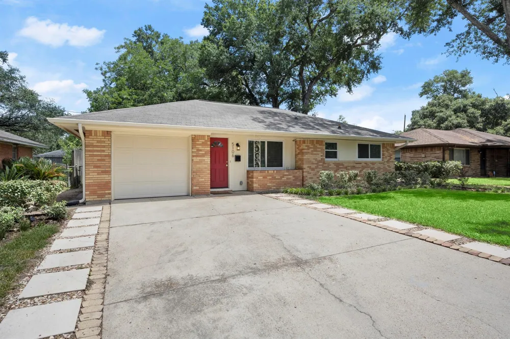 5106 W 43rd Houston, TX 77092