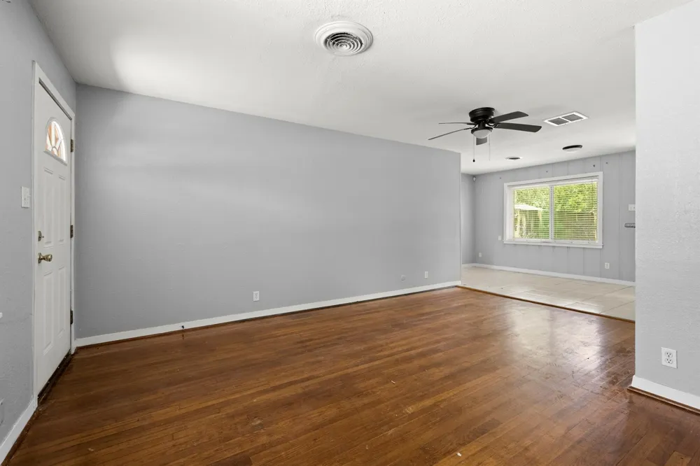 5106 W 43rd Houston, TX 77092
