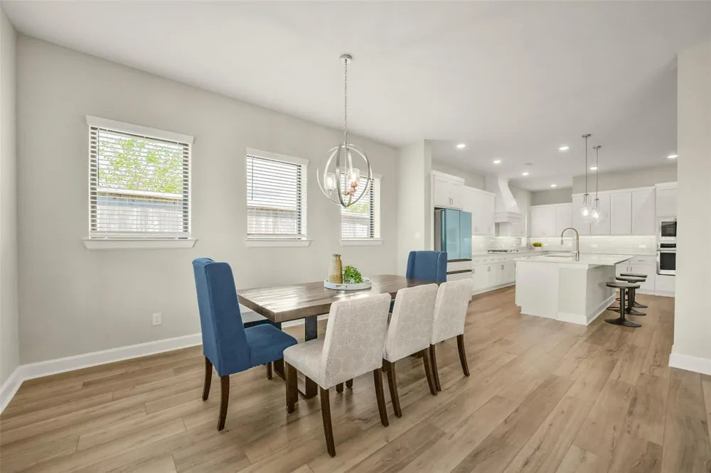 1702 Spring View Friendswood, TX 77546