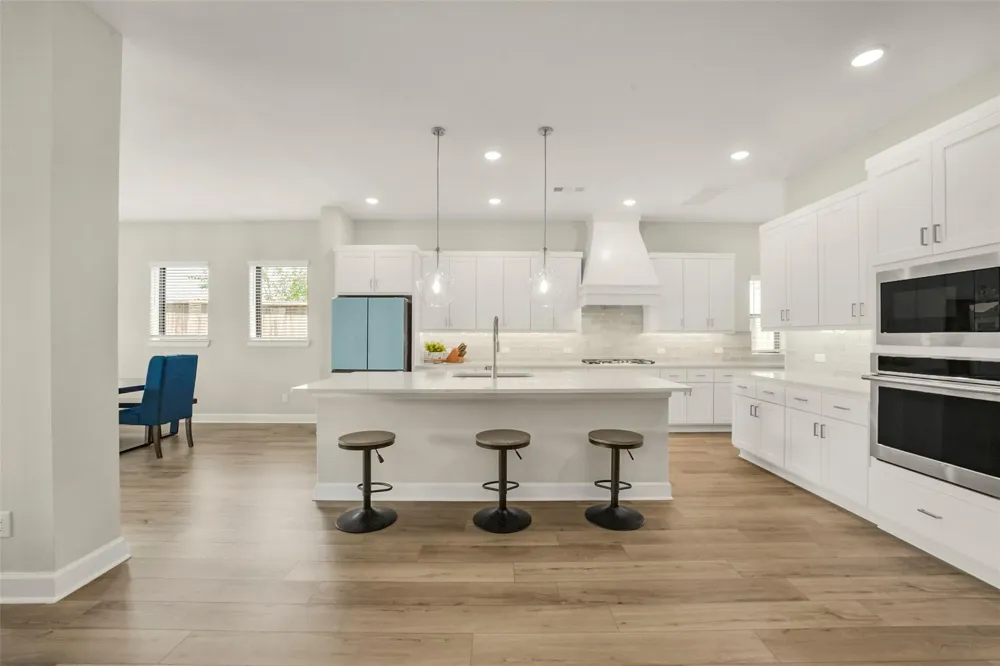 1702 Spring View Friendswood, TX 77546
