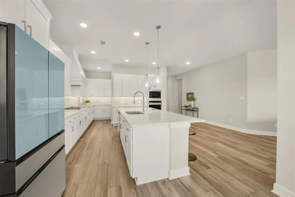 1702 Spring View Friendswood, TX 77546