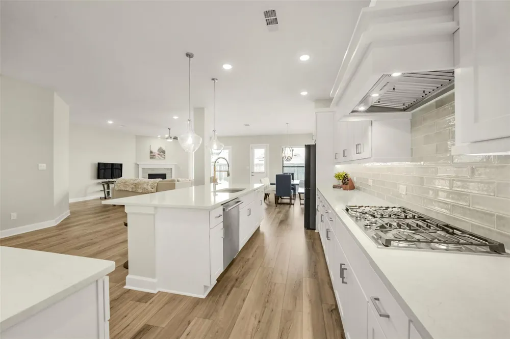 1702 Spring View Friendswood, TX 77546