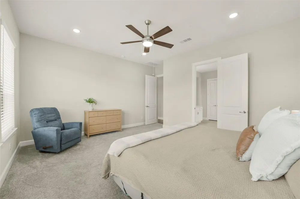 1702 Spring View Friendswood, TX 77546