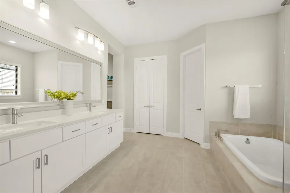 1702 Spring View Friendswood, TX 77546