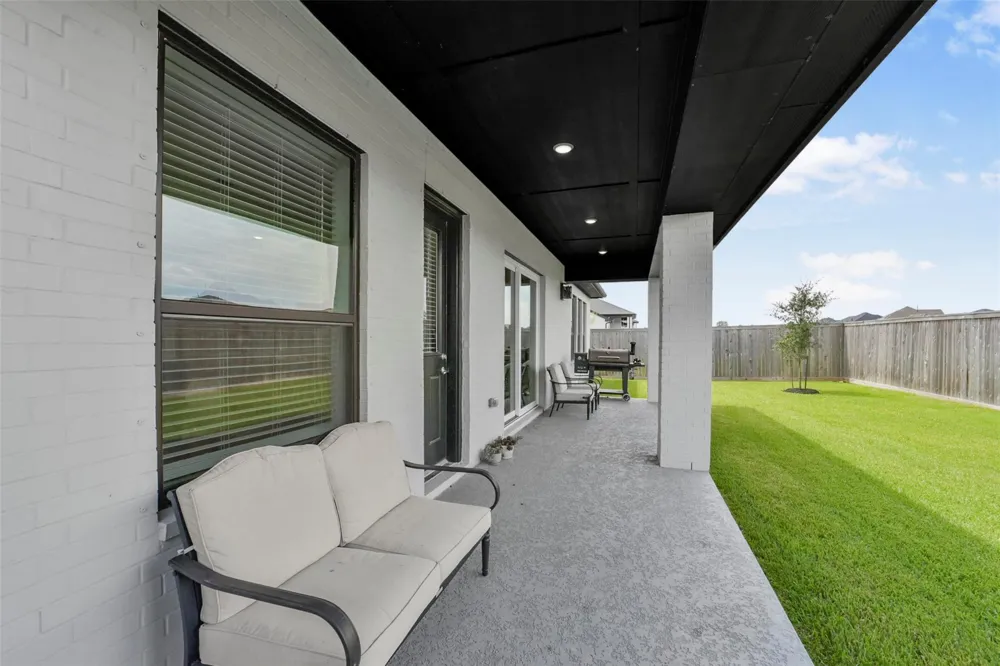 1702 Spring View Friendswood, TX 77546