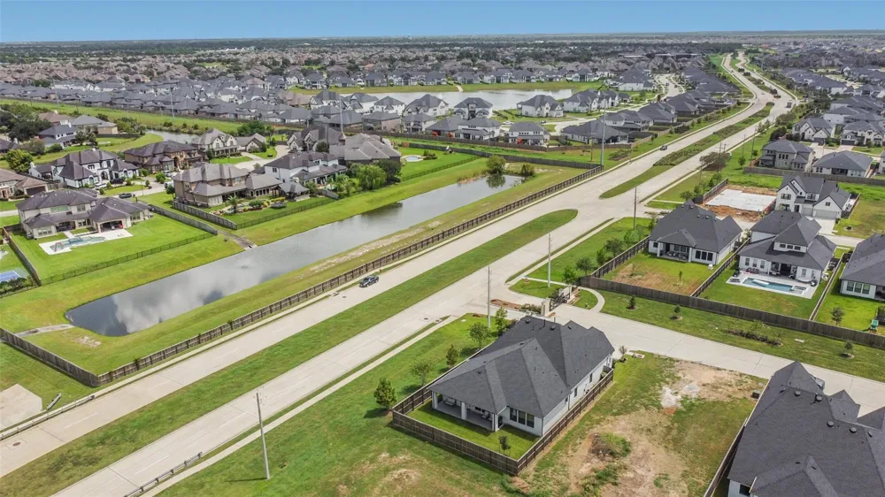 1702 Spring View Friendswood, TX 77546