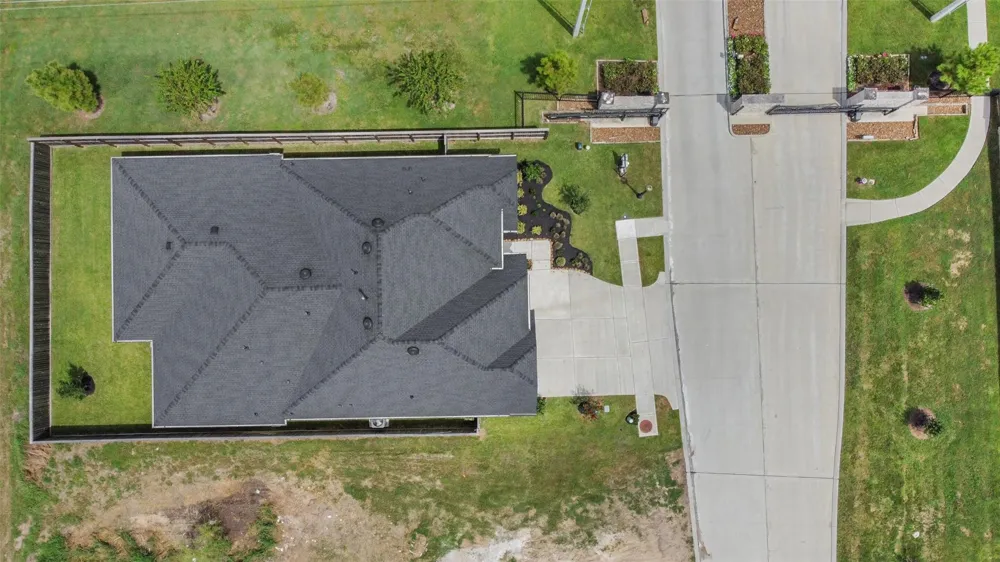 1702 Spring View Friendswood, TX 77546