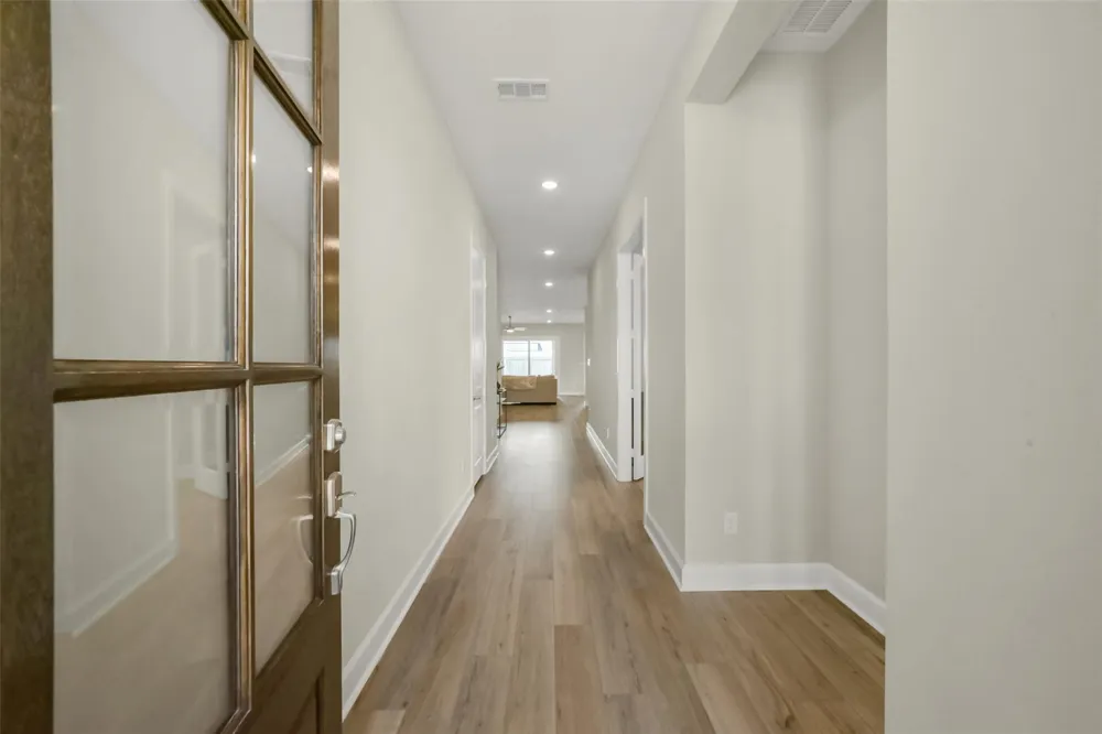 1702 Spring View Friendswood, TX 77546