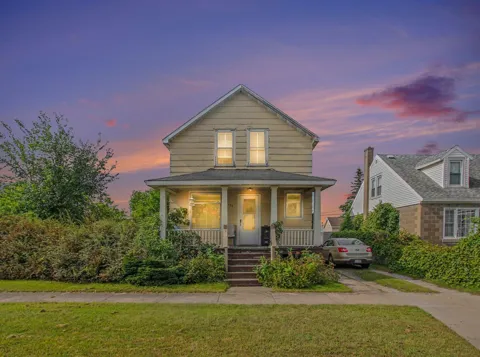 1126 River Street