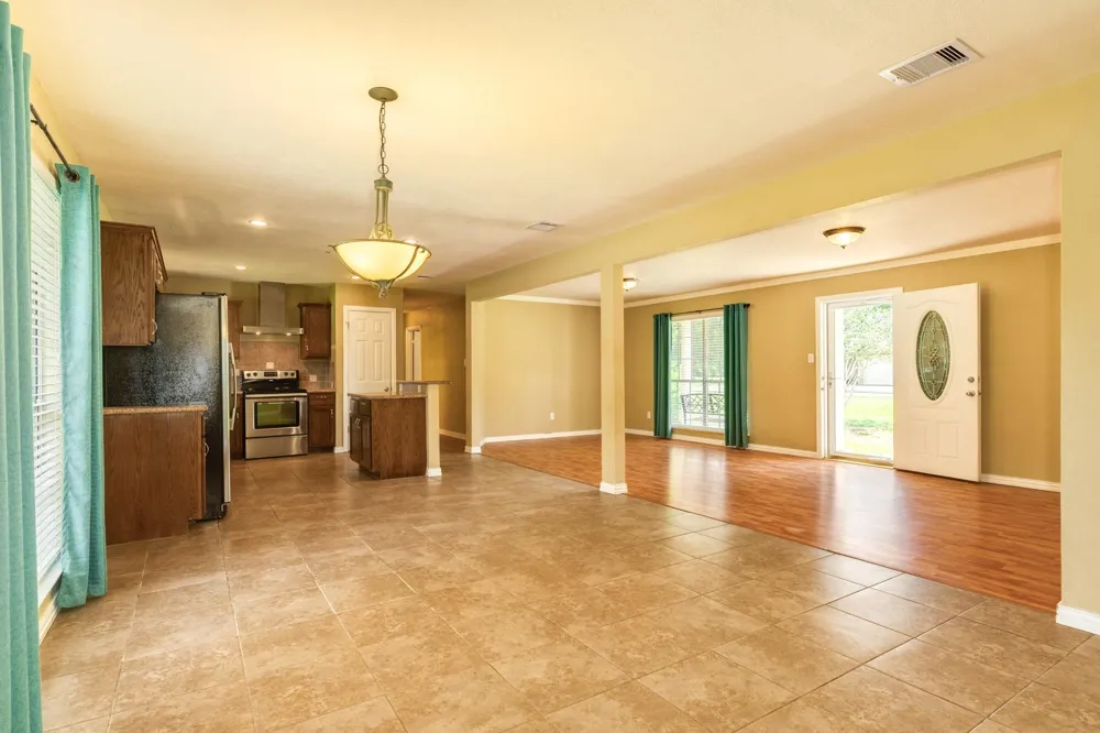 101 Irwin Rd Road West Columbia, TX 77486