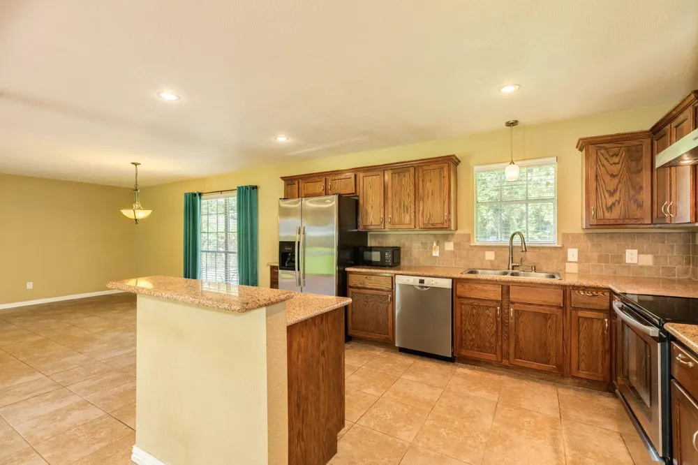 101 Irwin Rd Road West Columbia, TX 77486