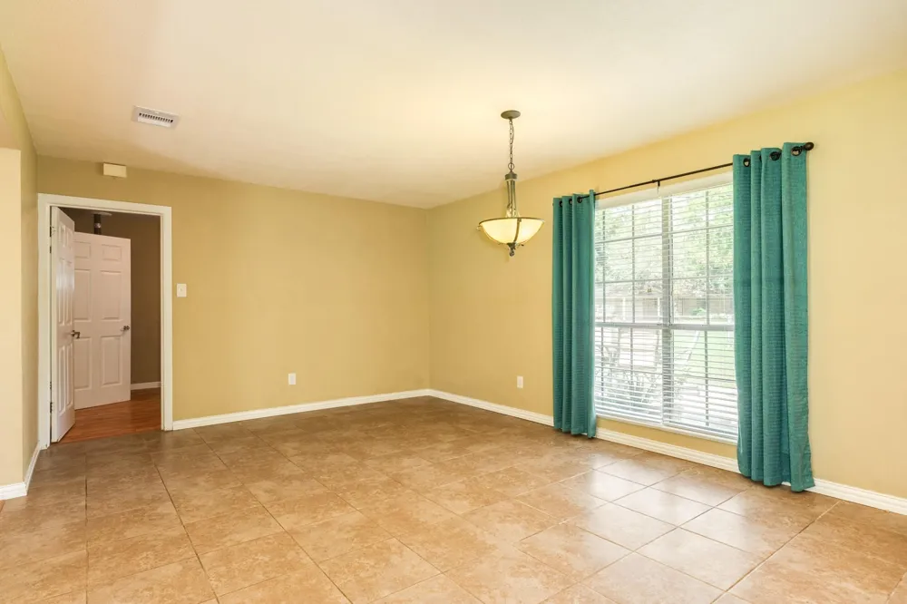 101 Irwin Rd Road West Columbia, TX 77486
