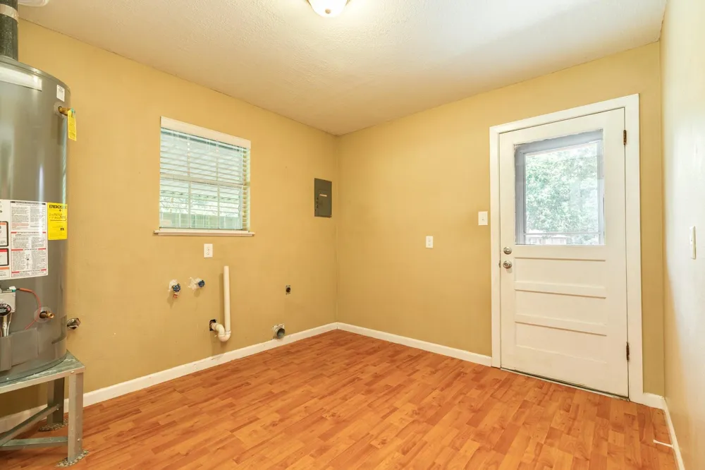 101 Irwin Rd Road West Columbia, TX 77486