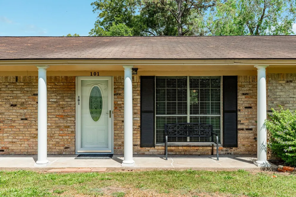 101 Irwin Rd Road West Columbia, TX 77486