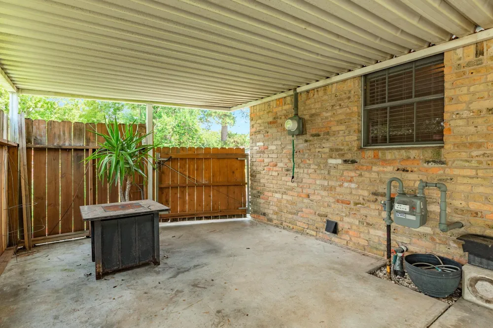 101 Irwin Rd Road West Columbia, TX 77486