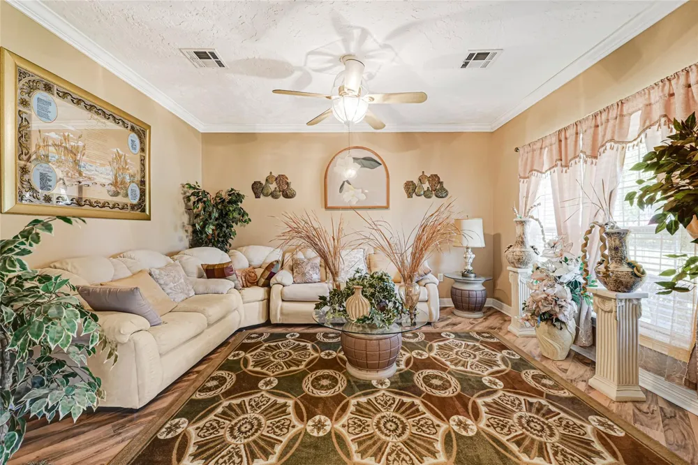 659 Washington Street Liberty, TX 77575