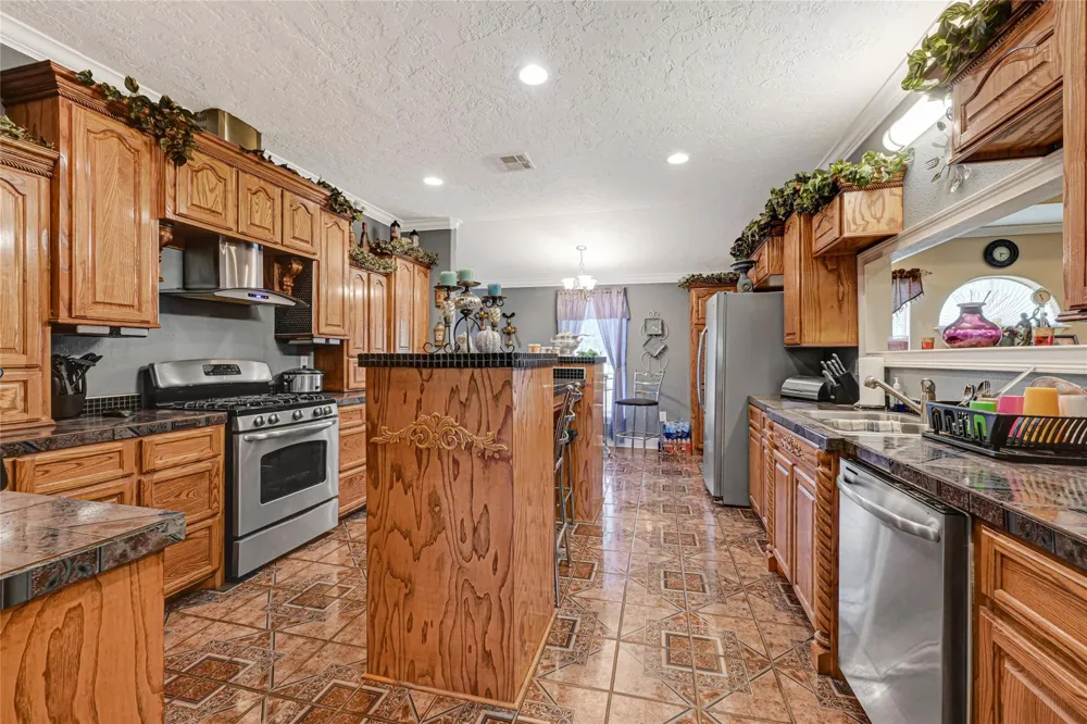 659 Washington Street Liberty, TX 77575