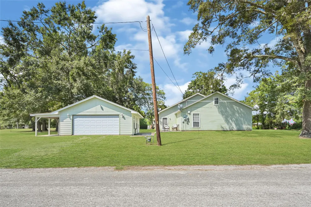 659 Washington Street Liberty, TX 77575