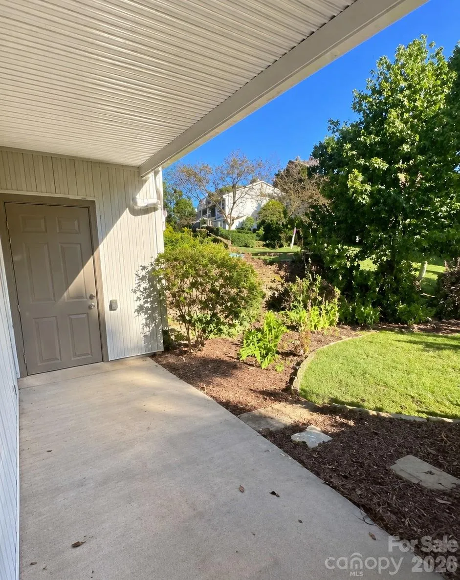 4011 Whirlaway Court #C Clemmons, NC 27012