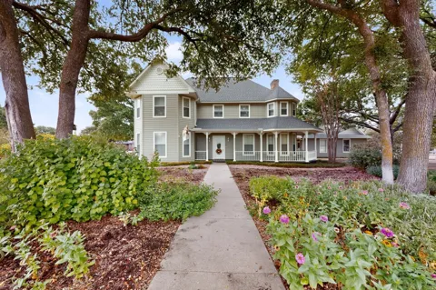 2 Trailridge Drive