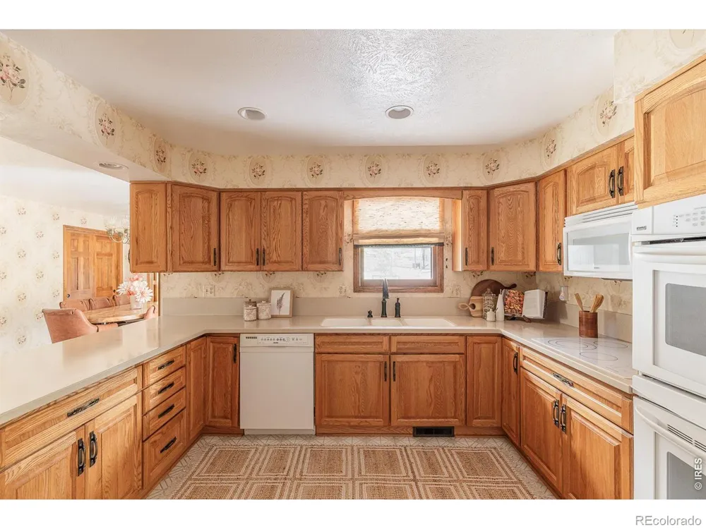 6686 Apache Court Niwot, CO 80503