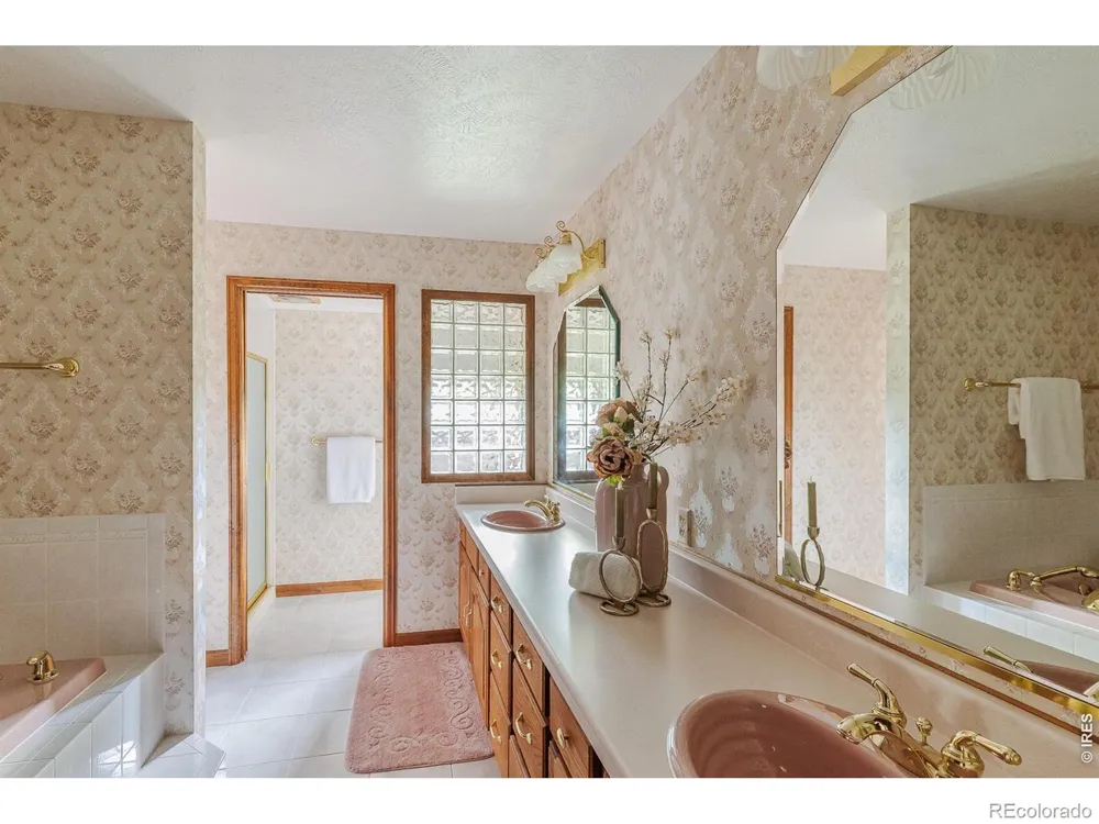 6686 Apache Court Niwot, CO 80503