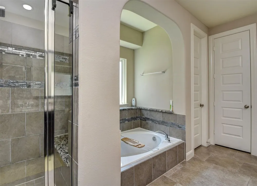 25710 Oakwood Knoll Drive Katy, TX 77494