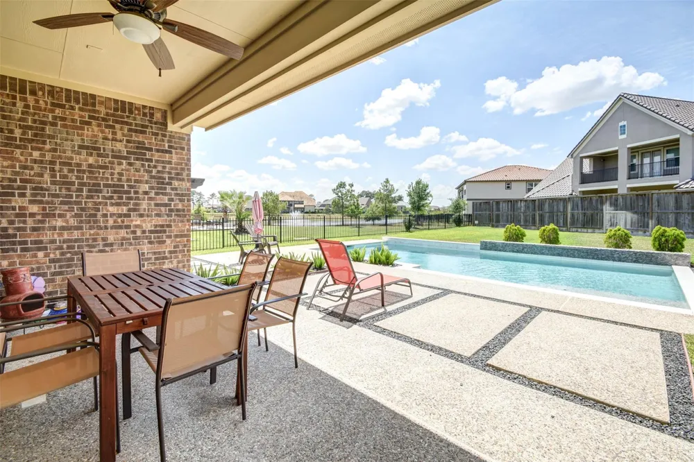 25710 Oakwood Knoll Drive Katy, TX 77494