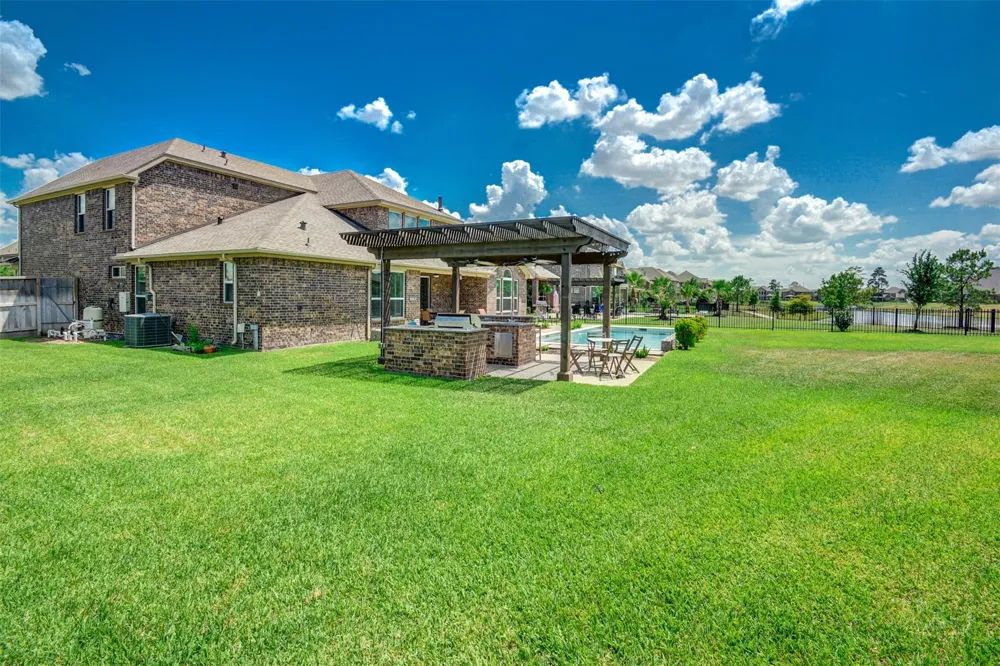 25710 Oakwood Knoll Drive Katy, TX 77494