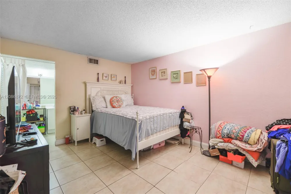 20005 NE 3rd Ct #3 Miami, FL 33179