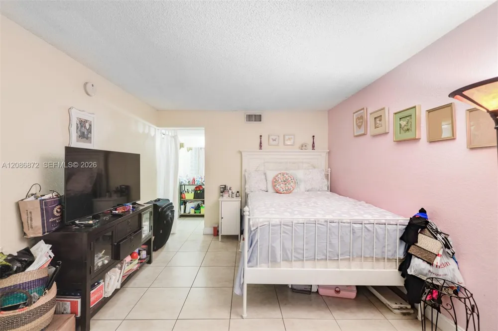 20005 NE 3rd Ct #3 Miami, FL 33179