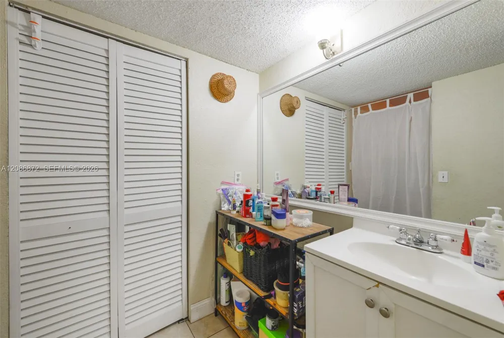 20005 NE 3rd Ct #3 Miami, FL 33179
