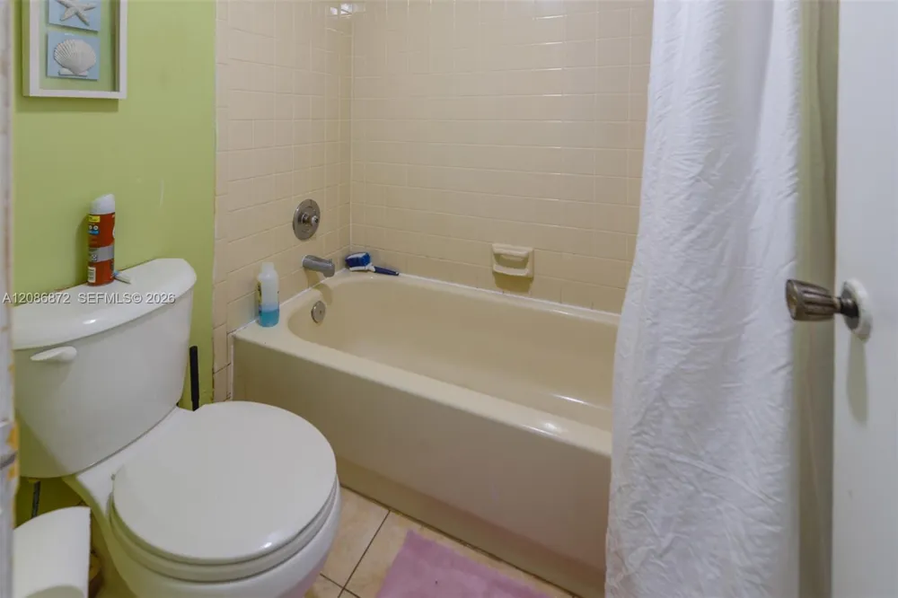 20005 NE 3rd Ct #3 Miami, FL 33179