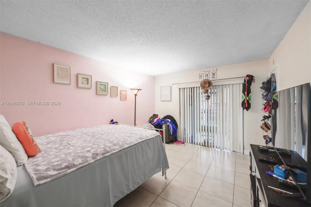 20005 NE 3rd Ct #3 Miami, FL 33179