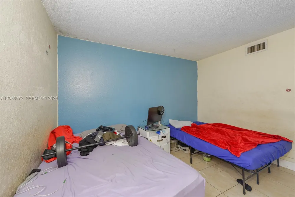 20005 NE 3rd Ct #3 Miami, FL 33179