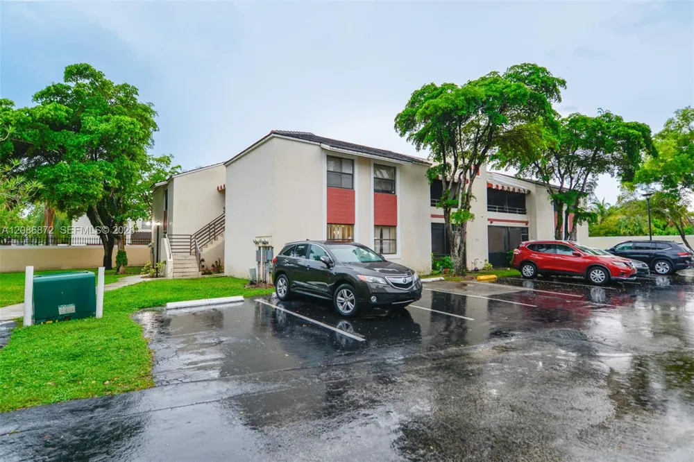 20005 NE 3rd Ct #3 Miami, FL 33179