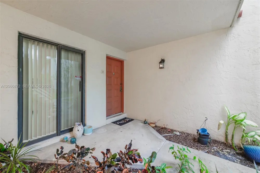 20005 NE 3rd Ct #3 Miami, FL 33179