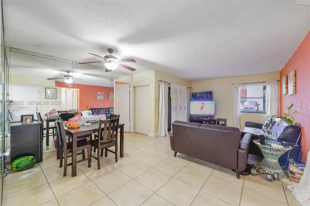 20005 NE 3rd Ct #3 Miami, FL 33179