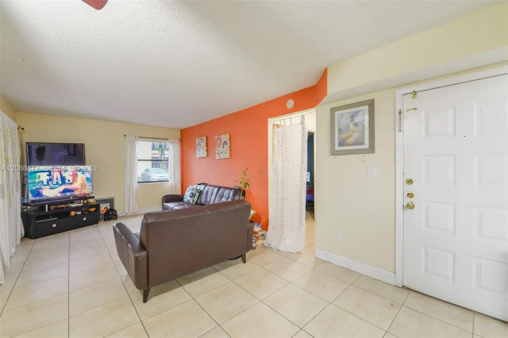 20005 NE 3rd Ct #3 Miami, FL 33179