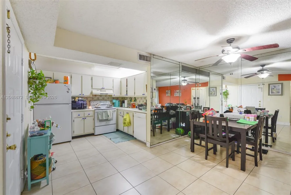 20005 NE 3rd Ct #3 Miami, FL 33179