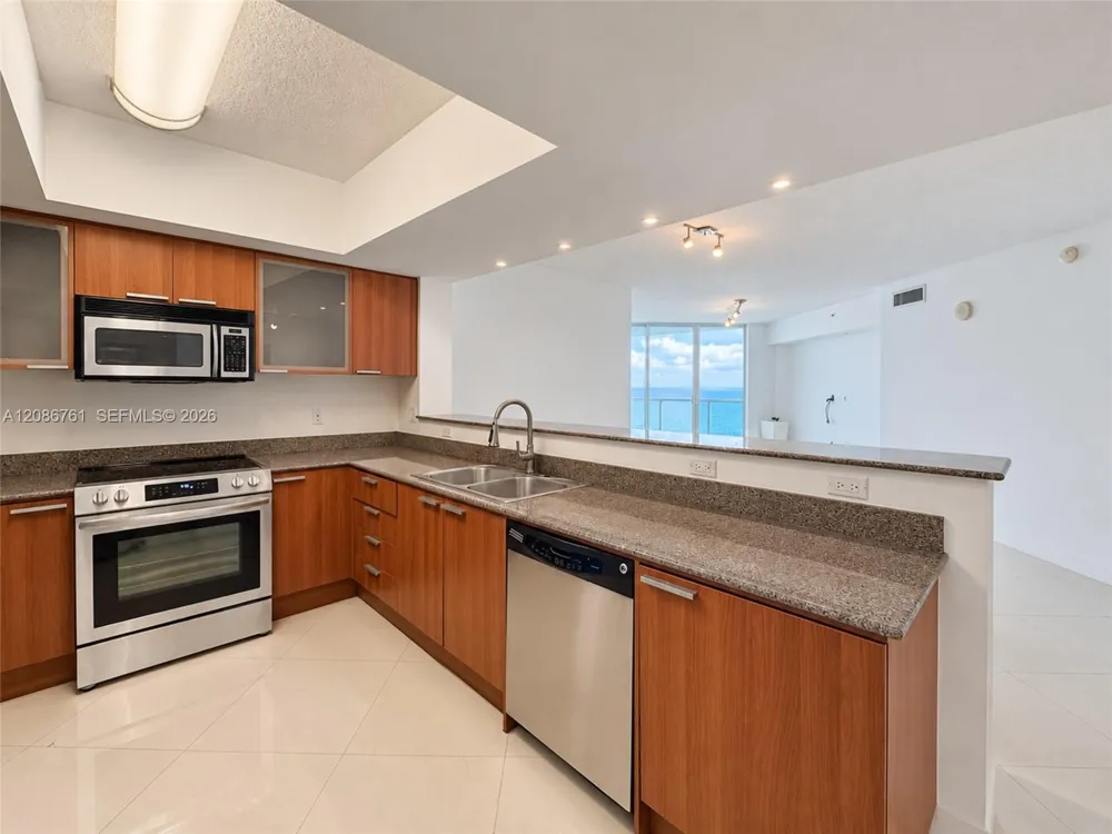 16699 Collins Ave #1610 Sunny Isles Beach, FL 33160